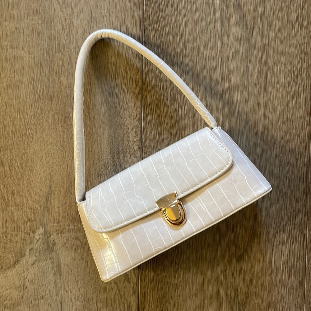 Cream shoulder bag